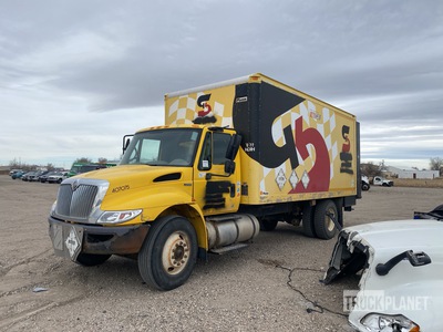 2007 International 4300 4x2 Moving شاحنة فان