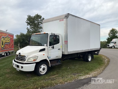 2010 Hino 185 4x2 Van Truck