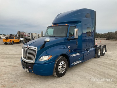 2022 International LT625 6x4 Cabeza Tractora Cabina Dormitorio