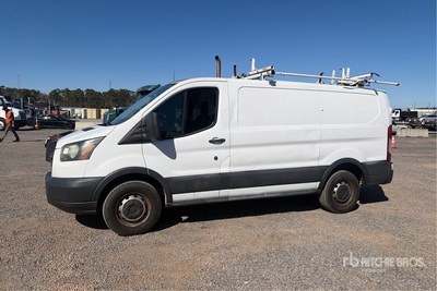 2015 Ford Transit 250 バン