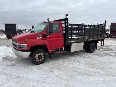 2006 Chevrolet C4500 4x2 شاحنة مسطحة