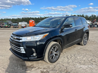 2019 Toyota Highlander LE 2WD SUV