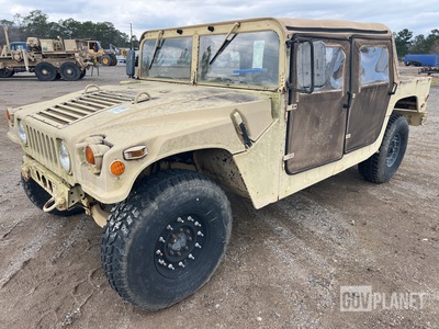 2007 AM General M1097R1 HMMWV 4 Door Soft Top w/Truck Body