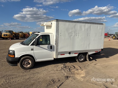 2019 GMC Savana 3500 4x2 冷蔵トラック