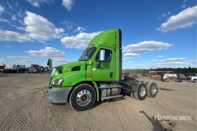 2018 Freightliner Cascadia 113 6x4 T/A Day Cab Truck Tractor
