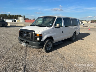 2011 Ford E-350 11 Passenger Van