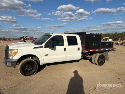 2012 Ford F-350 XL 4x4 Crew Cab Flatbed Truck