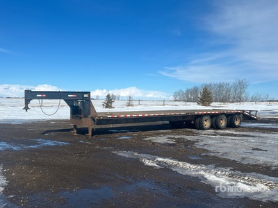 2002 Trailtech TD 310 35 ft Tri/A Gooseneck Flatbed Trailer