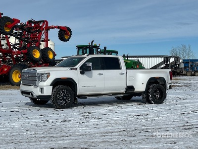 2022 GMC Denali 3500HD 4x4 Crew Cab Pickup