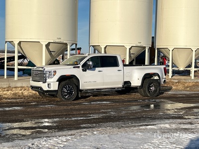 2022 GMC Denali 3500HD 4x4 Crew Cab Pickup