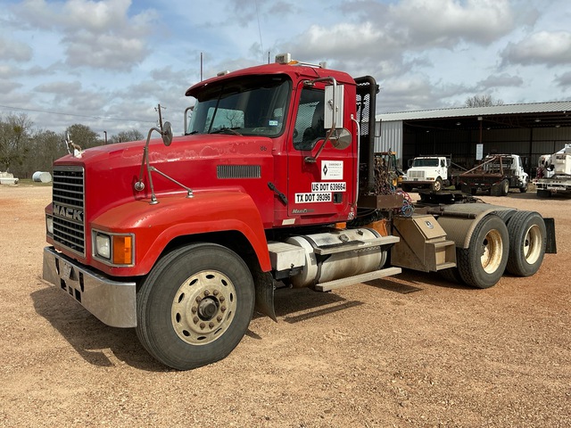 2004 Mack CH613 6x4 Winch Truck