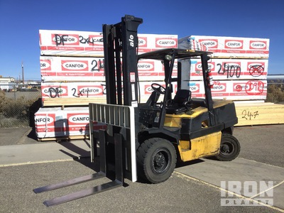 2005 Yale GDP100MJNPBV110 9600 lb Pneumatic Tire Forklift