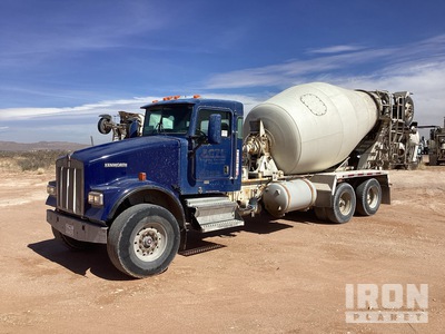 2005 Kenworth W900 6x4 Mixer Truck