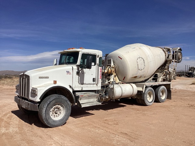 2005 Kenworth W900 8x4 Mixer Truck