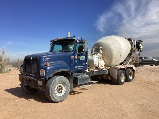 2005 International 5500i 8x4 Mixer Truck