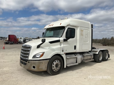 2019 Freightliner Cascadia 126 6x4 T/A Sleeper Truck Tractor