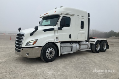 2020 Freightliner Cascadia 126 6x4 T/A Sleeper Truck Tractor
