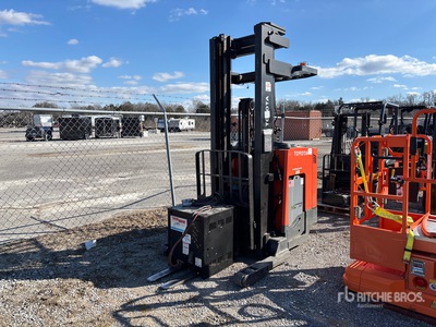 Toyota 9BRU18 3500 lb Electric Reach Truck