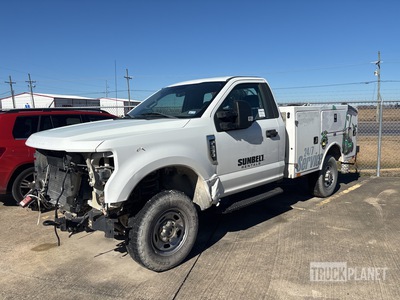 2019 Ford F-250 XL 4x4 Utility Truck (Inoperable)