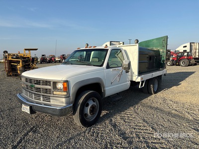 2000 Chevrolet 3500 Sprayer Truck