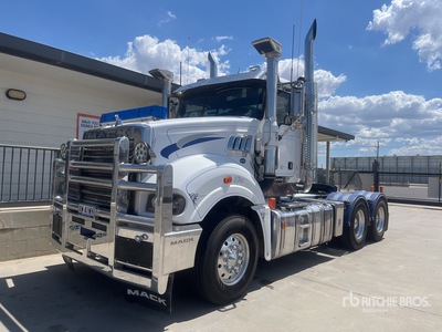2016 Mack Superliner T/A Day Cab Truck Tractor