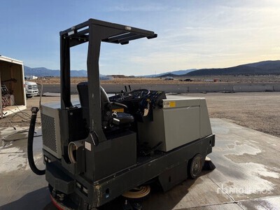 2020 Advance 7765 Ride-On Floor Sweeper