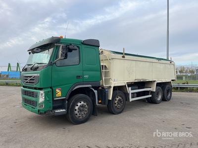 2010 Volvo FM420 8x4 Sleeper Camion à benne basculante Tri/E