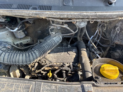 2014 Renault Master dCi 125 Crew Cab Vehicule Utilitaire Cargo Van (Inoperable)