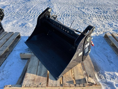 2026 GIYI GY-XKH39 38 in Multi-Purpose Skid Steer Bucket (Unused)