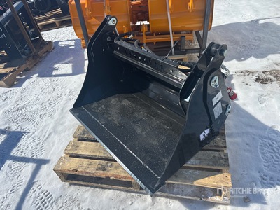 2026 GIYI GY-XKH39 39 in Multi-Purpose Mini Skid Steer Bucket (Unused)