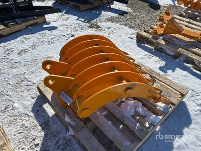 2026 GIYI 33 in Fit to cat 305 teeth Excavator Rake (Unused)