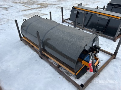 2026 GIYI GY-BS72 72 in Closed Skid Steer Sweeper (Unused)