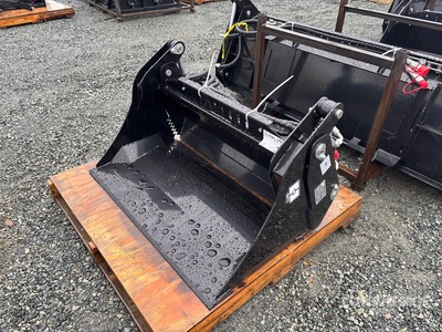 2026 GIYI GY-XKH39 39 in Multi-Purpose Mini Skid Steer Bucket (Unused)