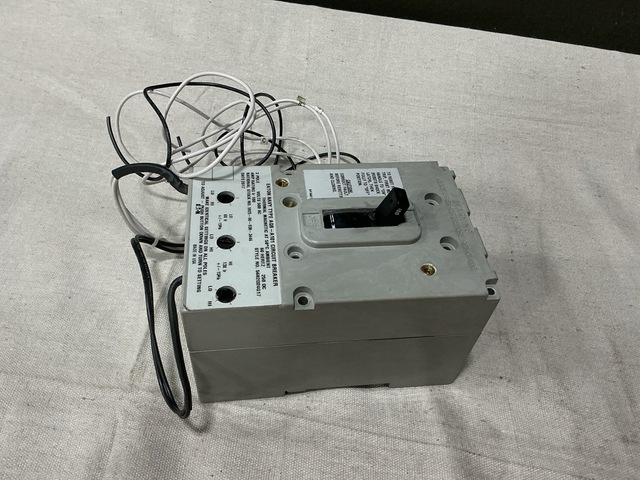 Eaton 5682D24G17 Circuit Breaker