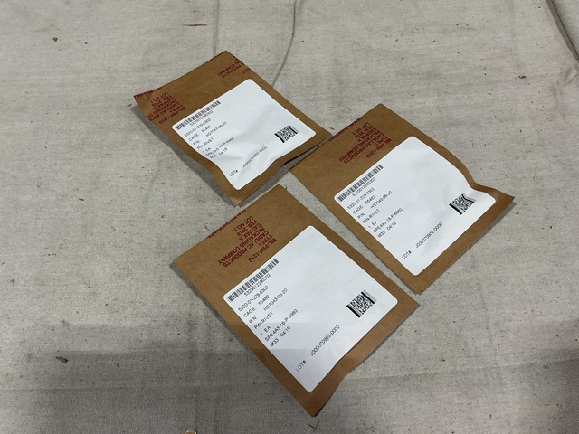 (722) Boeing HS7043-06-20 Pin-Rivets