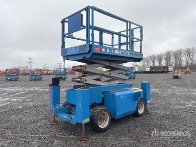 2006 Genie GS-2668 4x4 Diesel Scissor Lift