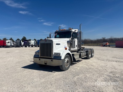 2010 Kenworth W900 6x4 T/A Dagcabine Trekker