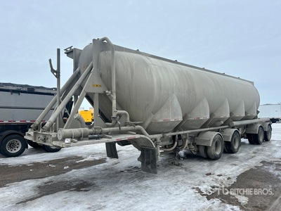 2000 J & L 2600 cft Quad/A Pneumatyczna przyczepa do przewozu luzem