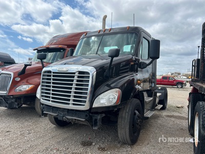 2017 Freightliner Cascadia 113 4x2 S/A Day Cab Truck Tractor