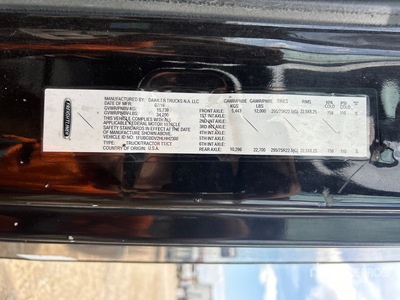 2017 Freightliner Cascadia 113 4x2 S/A Day Cab Truck Tractor