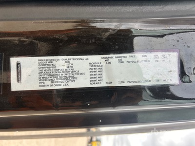 2018 Freightliner Cascadia 113 T/A Day Cab Truck Tractor