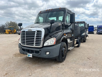 2018 Freightliner Cascadia 113 4x2 Ciągnik siodłowy z kabiną dzienną S/A