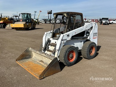 2005 Bobcat S220 Two-Speed Mini pala