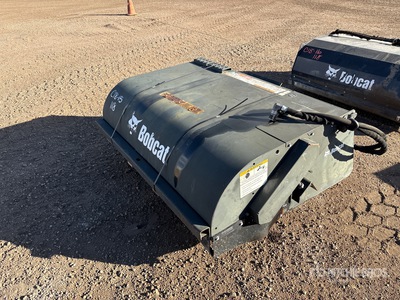 2020 Bobcat 60 in Kompaktlader-Kehrmaschine