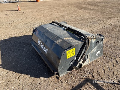 2022 Bobcat 7418328 60 in Skid Steer Sweeper
