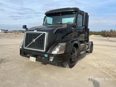2015 Volvo VNL 4x2 S/A Day Cab Truck Tractor