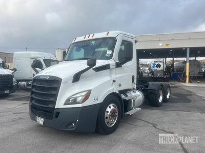 2022 Freightliner Cascadia 6x4 T/A Sleeper Truck Tractor