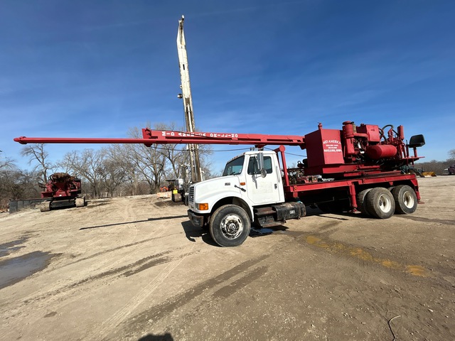 Texoma 600 on 1995 International 4900 6x4 Drill Truck