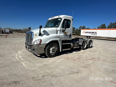 2015 Freightliner Cascadia 125 6x4 T/A Day Cab Truck Tractor