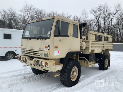 2002 Stewart & Stevenson M1078A1 LMTV 4x4 Cargo Truck